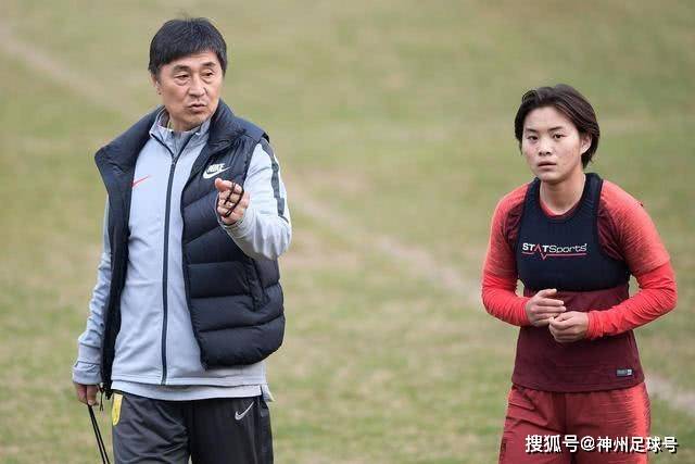郭士强代理主帅期间1胜10负 11月出战亚预赛